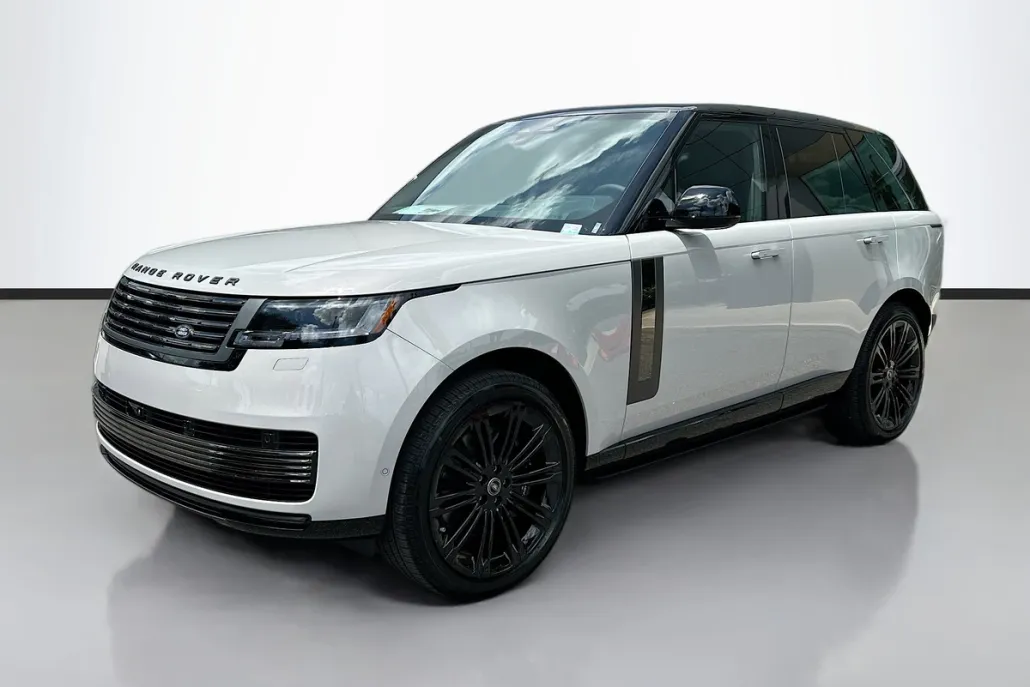 2025 Land Rover Range Rover SV photo 1