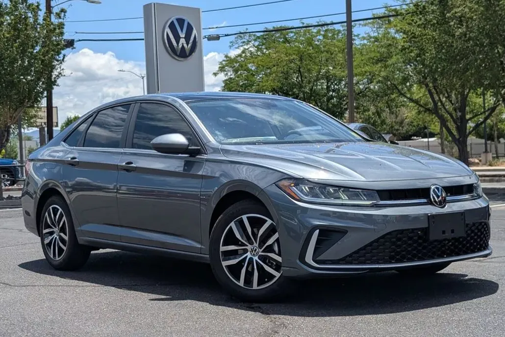2025 Volkswagen Jetta 1.5T SE photo 1