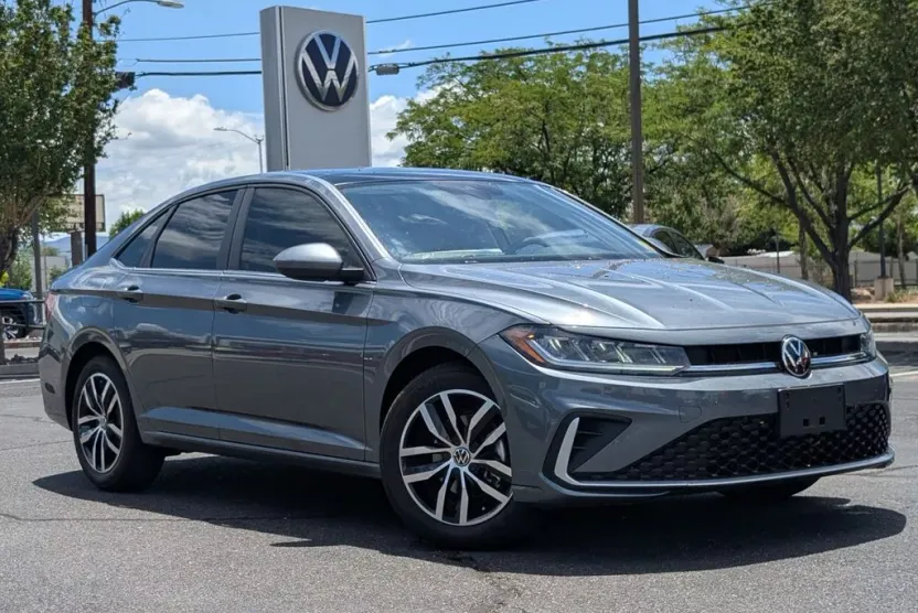 2025 Volkswagen Jetta 1.5T SE photo 1