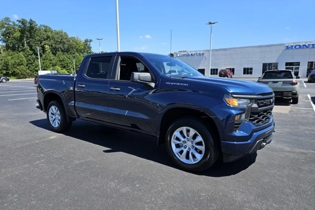 2022 Chevrolet Silverado 1500 Custom photo 1