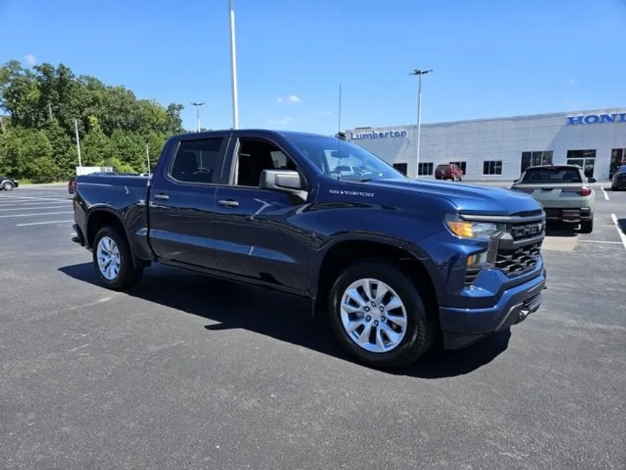 2022 Chevrolet Silverado 1500 Custom photo 1