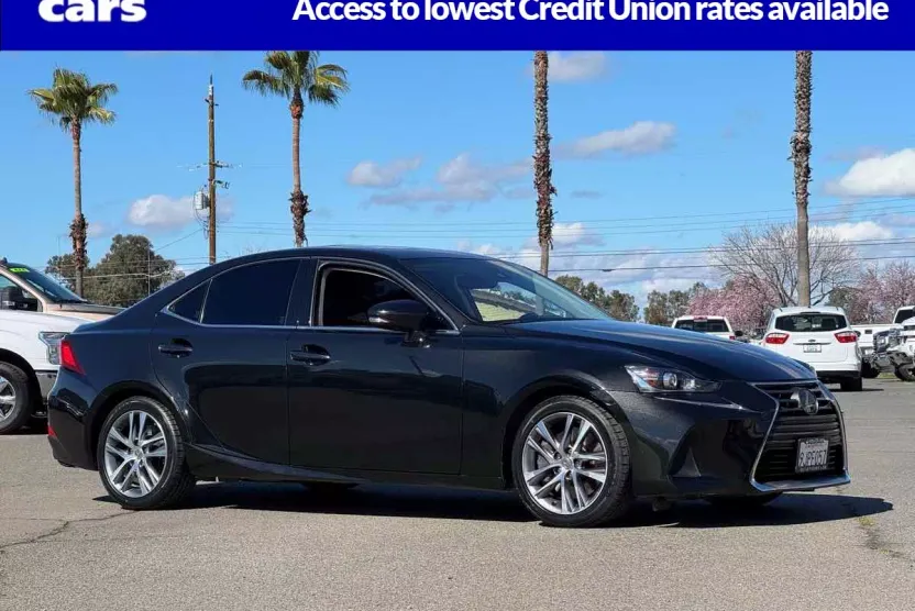 2018 Lexus IS 300 photo 1