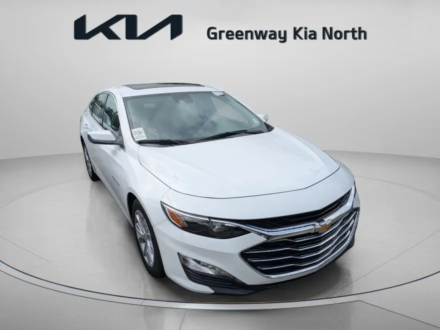 2024 Chevrolet Malibu 1LT photo 1