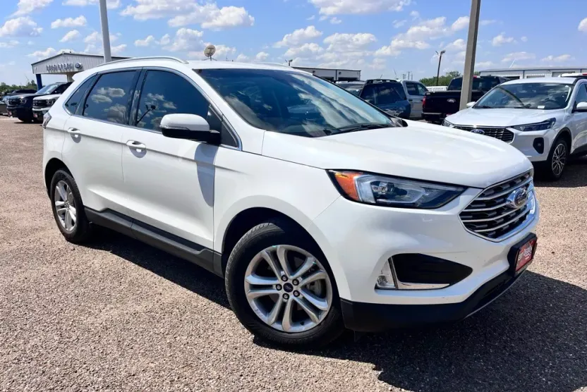 2020 Ford Edge SEL photo 1