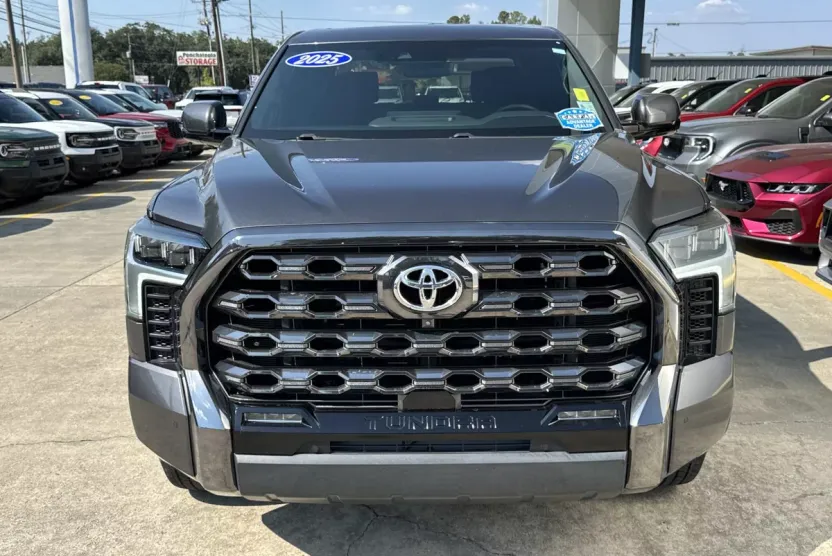 2022 Toyota Tundra Platinum CrewMax photo 1