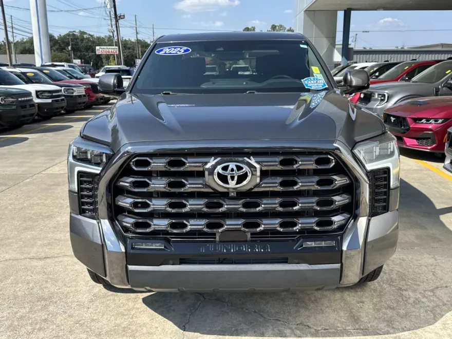 2022 Toyota Tundra Platinum CrewMax photo 1