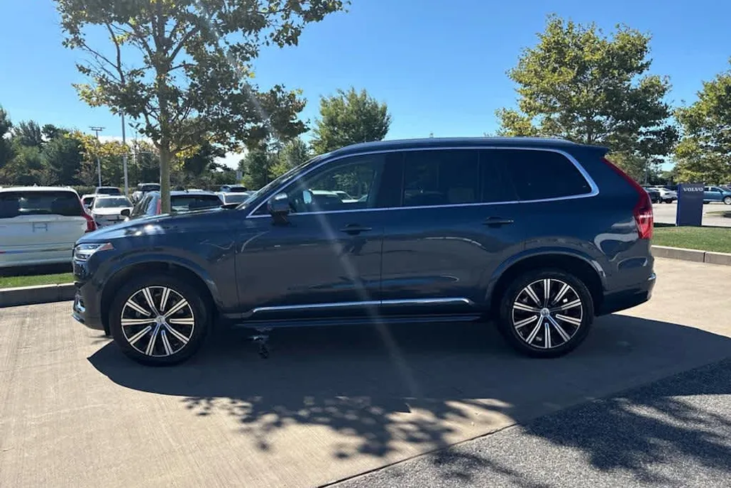 2024 Volvo XC90 B5 Plus photo 1