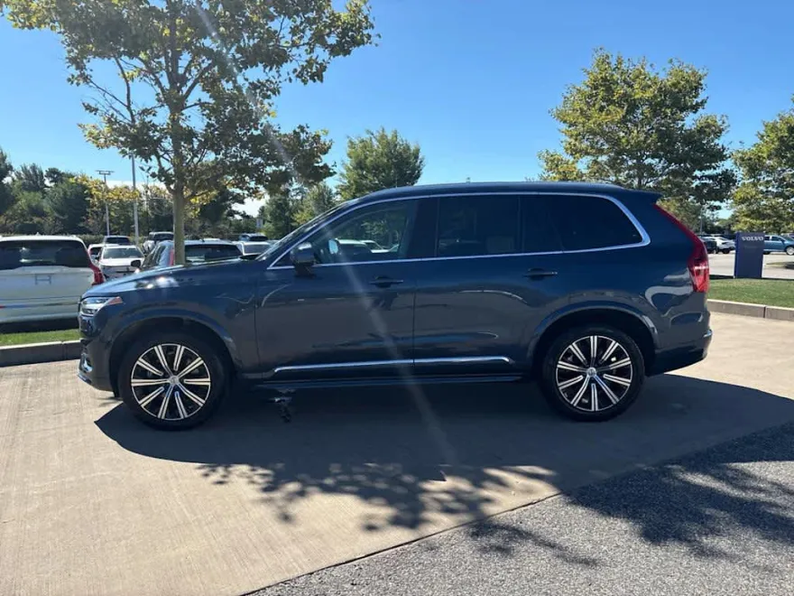 2024 Volvo XC90 B5 Plus photo 1
