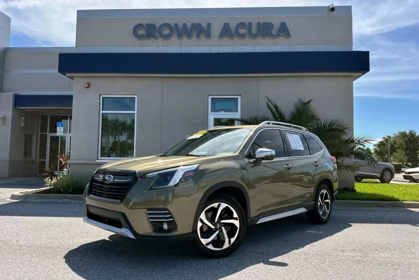 2023 Subaru Forester Touring photo 1