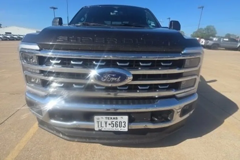 2024 Ford F-350 Lariat photo 1