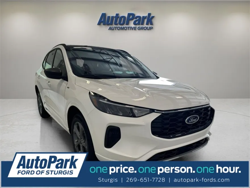 2024 Ford Escape ST-Line photo 1