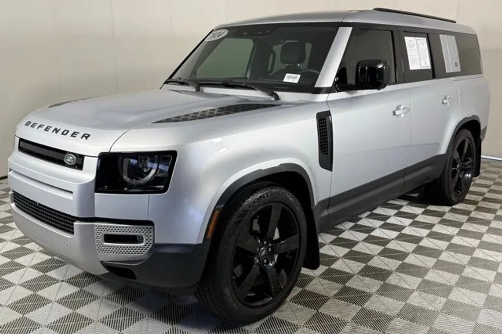 2024 Land Rover Defender 130 S photo 1