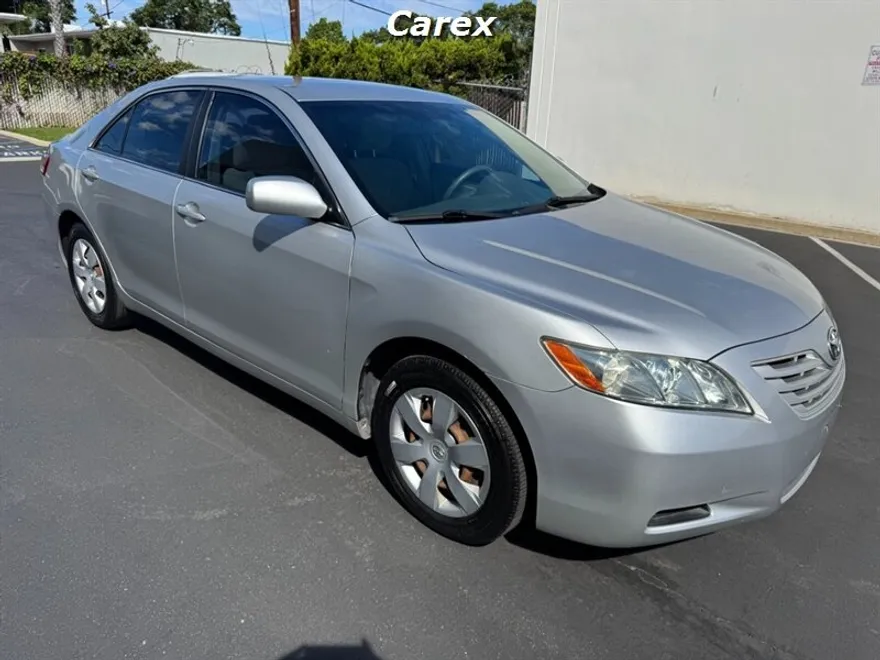2009 Toyota Camry LE photo 1