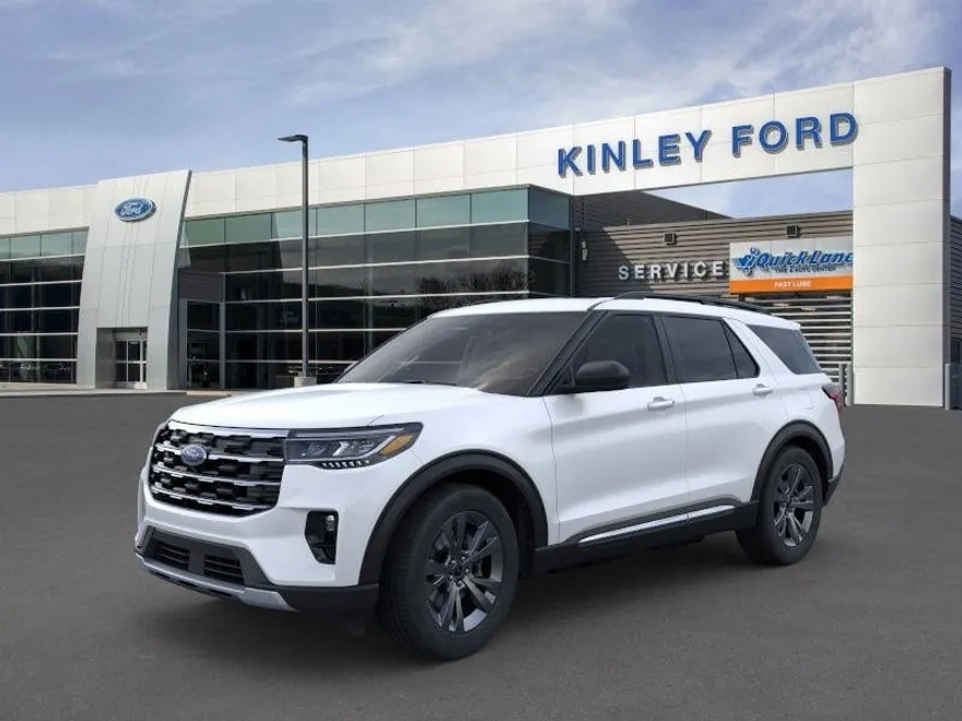 2025 Ford Explorer photo 1