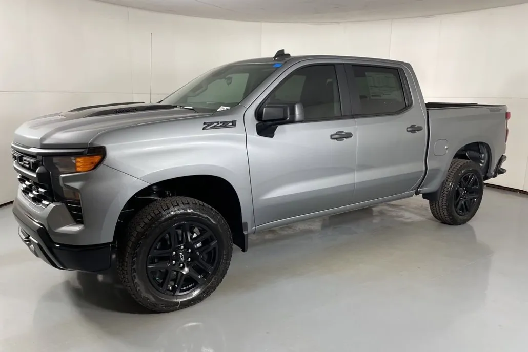 2026 Chevrolet Silverado 1500 Custom Trail Boss photo 1