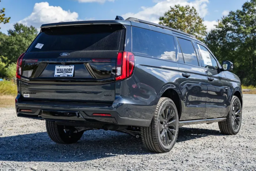 2025 Ford Expedition MAX Platinum photo 1