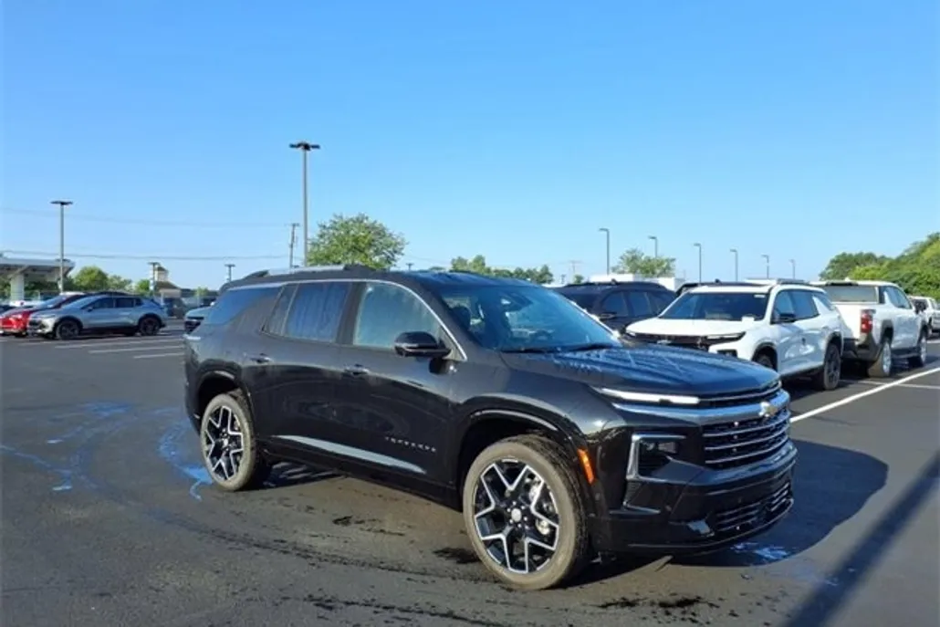 2026 Chevrolet Traverse High Country photo 1