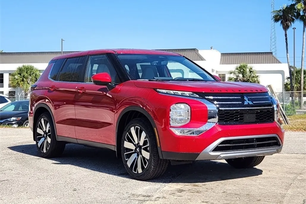 2025 Mitsubishi Outlander SE 2.5 photo 1