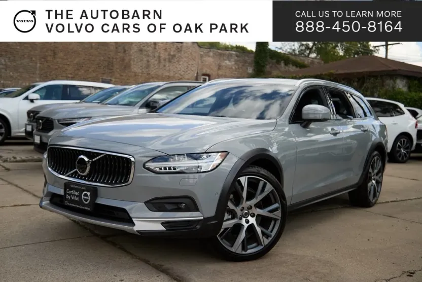 2024 Volvo V90 Cross Country B6 photo 1
