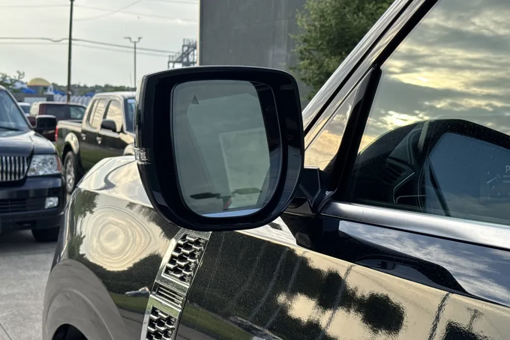 2025 Nissan Armada SL photo 1