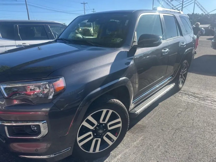 2023 Toyota 4Runner Limited photo 1