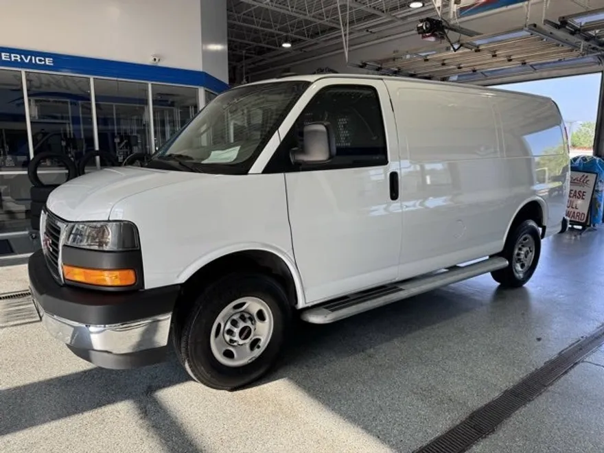 2023 Gmc Savana Cargo 2500 photo 1