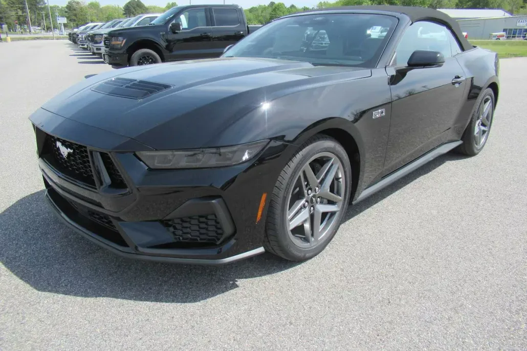 2025 Ford Mustang GT Premium Convertible photo 1