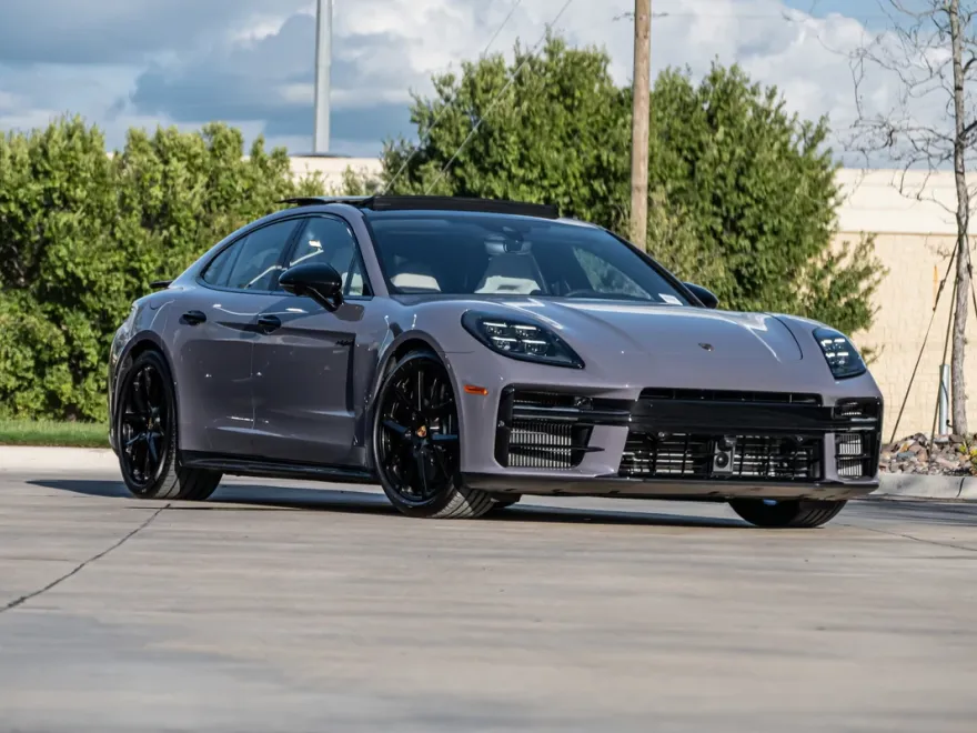 2025 Porsche Panamera 4S E-Hybrid photo 1
