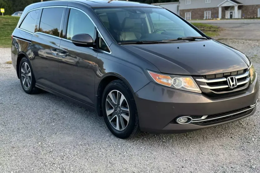 2014 Honda Odyssey Touring Elite photo 1