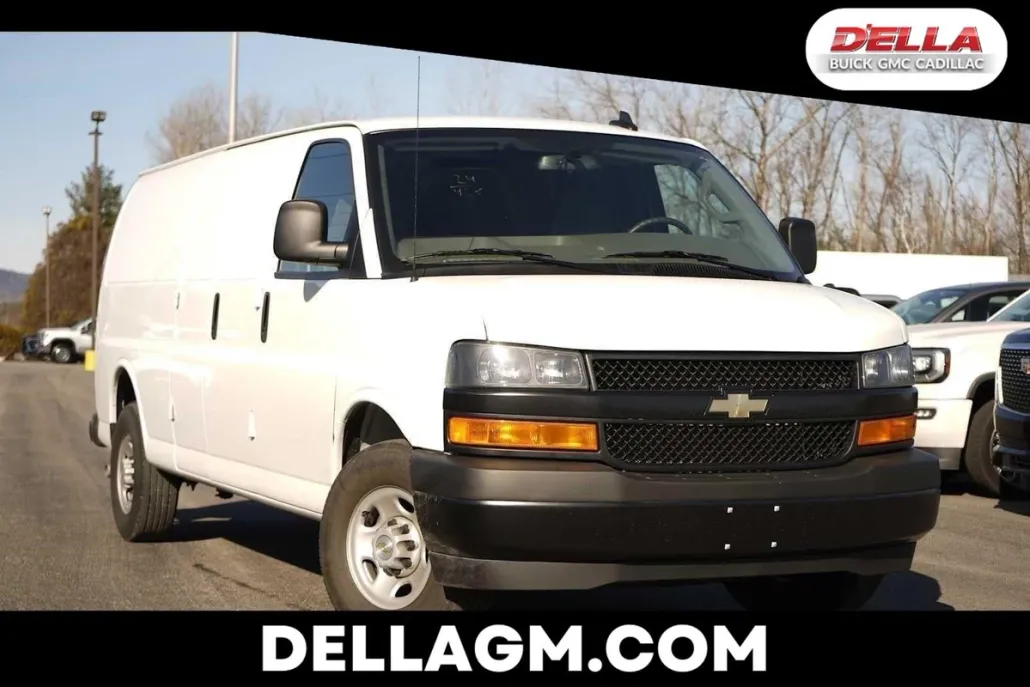 2024 Chevrolet Express Cargo 3500 photo 1