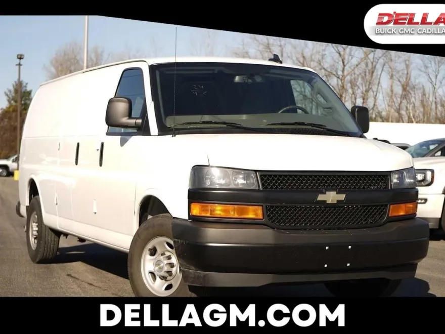 2024 Chevrolet Express Cargo 3500 photo 1
