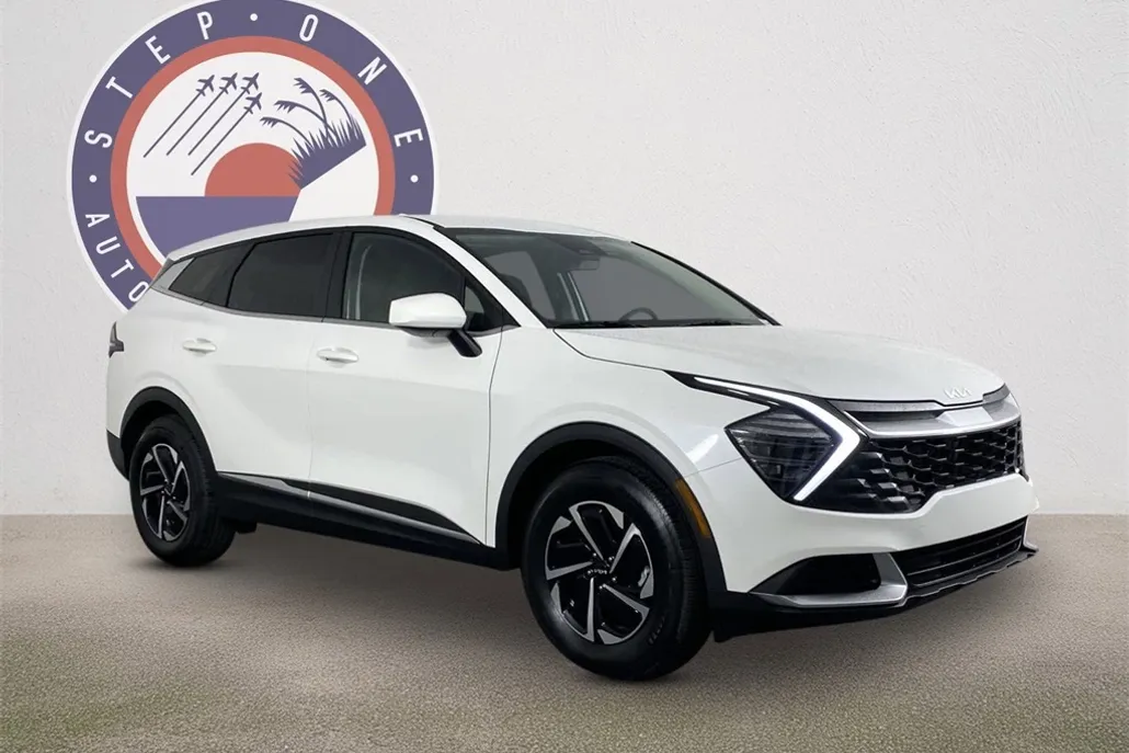 2025 Kia Sportage Hybrid LX photo 1