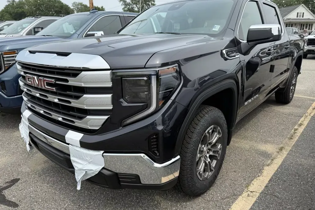 2026 Gmc Sierra 1500 SLE photo 1