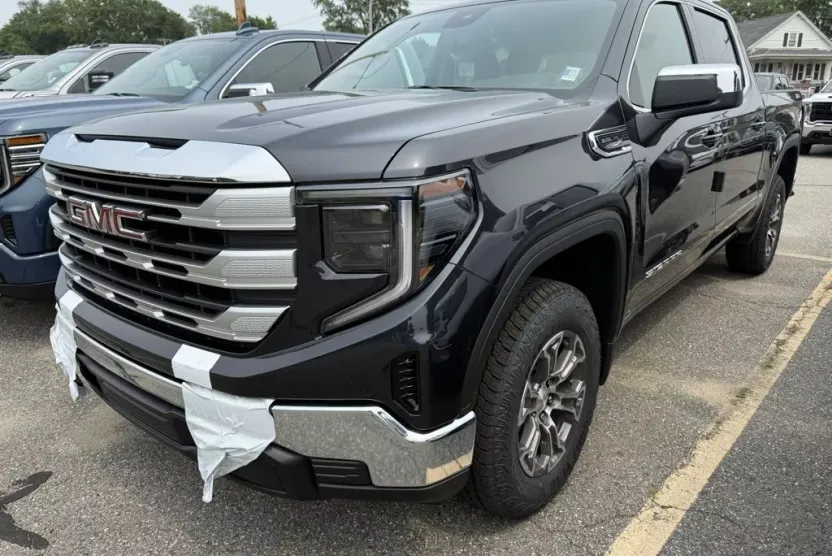 2026 Gmc Sierra 1500 SLE photo 1