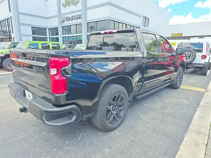 2025 Chevrolet Silverado 1500 High Country photo 1