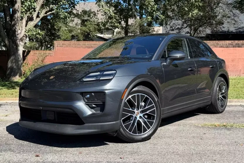 2025 Porsche Macan Electric 4 photo 1