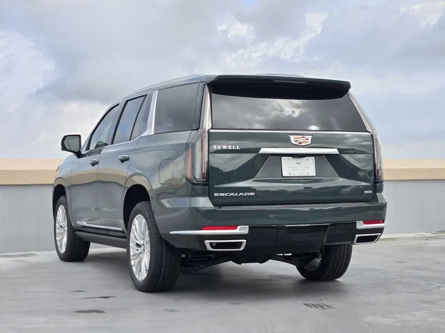 2026 Cadillac Escalade Luxury photo 1