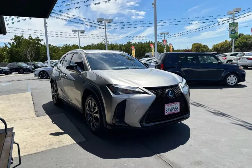 2020 Lexus UX 250h F SPORT photo 1