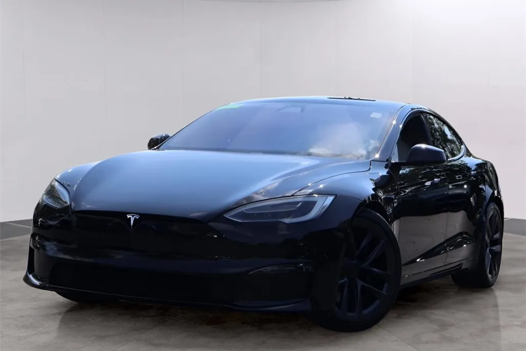 2022 Tesla Model S photo 1