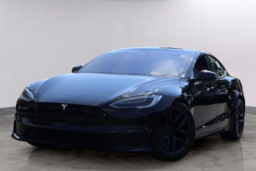 2022 Tesla Model S photo 1
