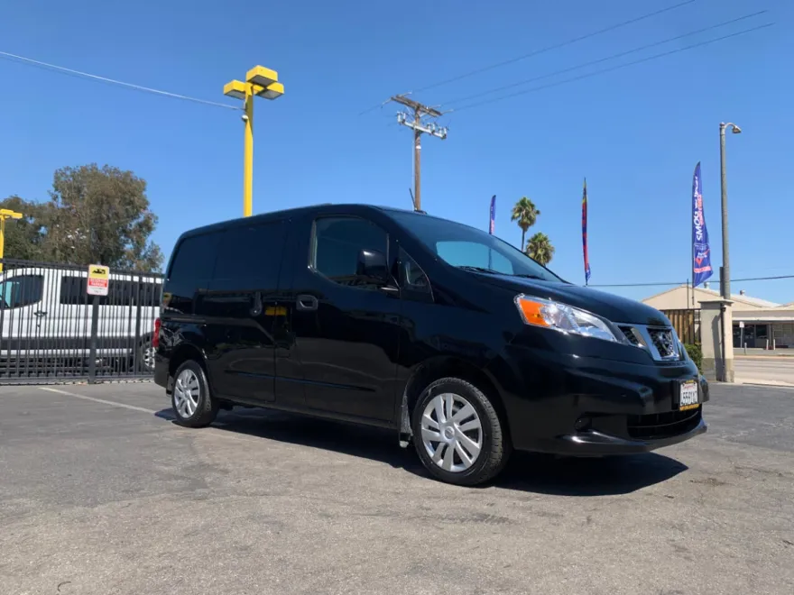 2020 Nissan NV200 SV photo 1