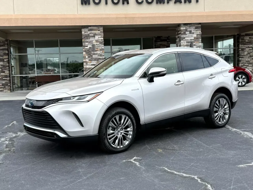 2021 Toyota Venza XLE photo 1
