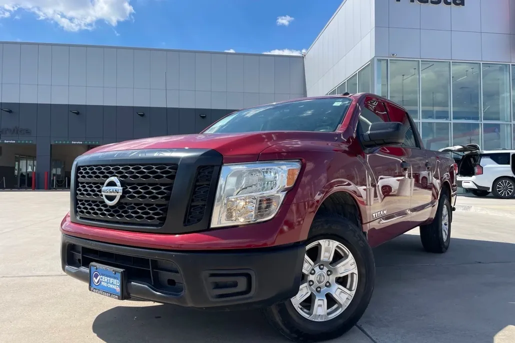 2019 Nissan Titan S photo 1
