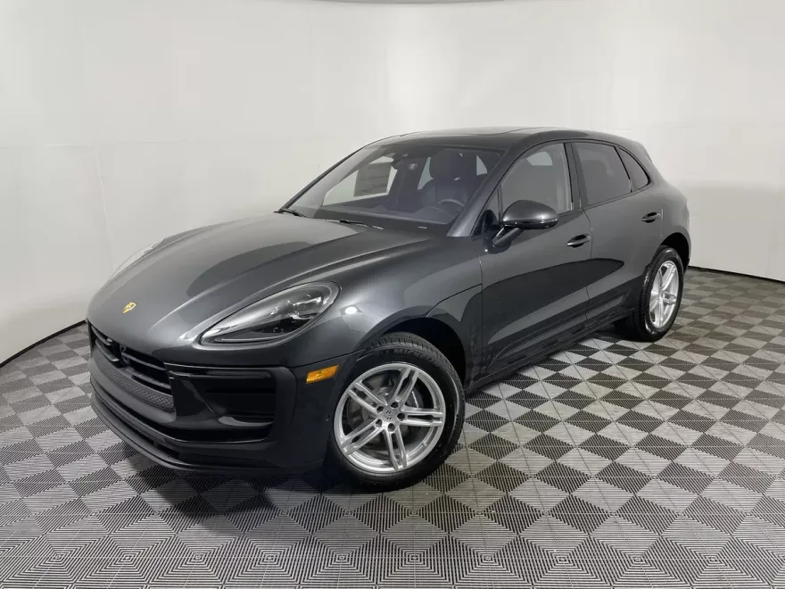 2026 Porsche Macan T photo 1