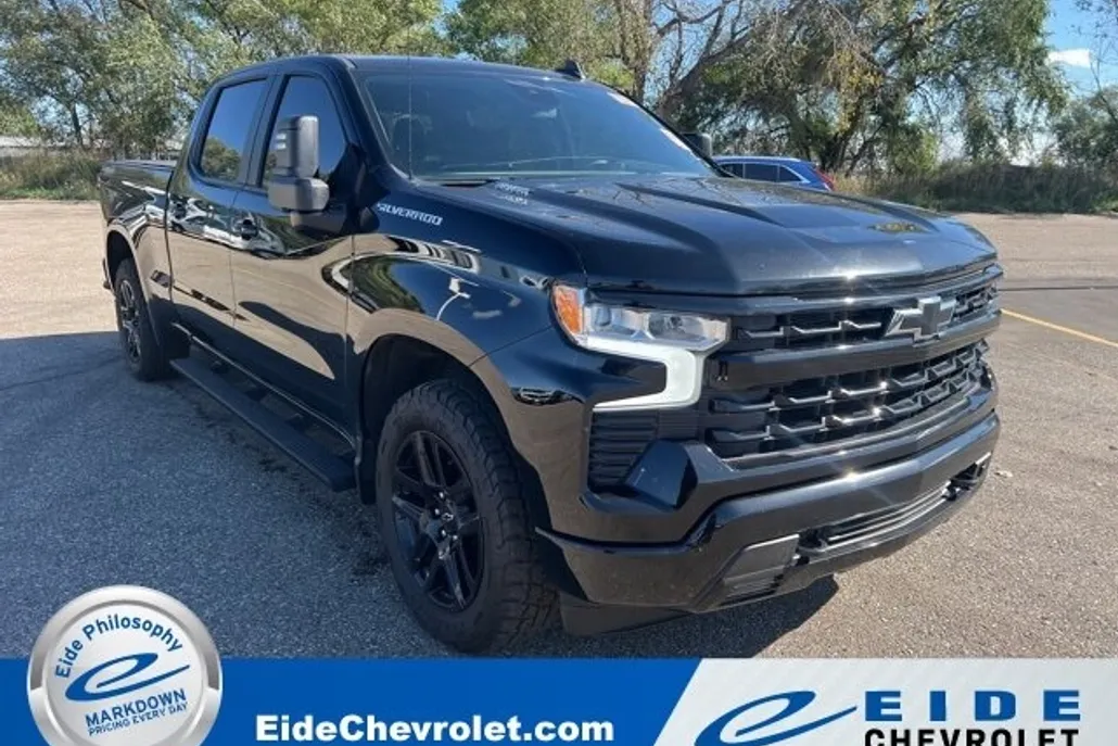 2023 Chevrolet Silverado 1500 RST photo 1