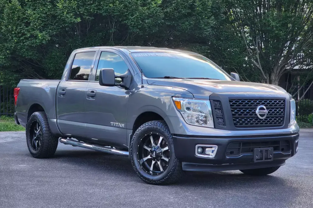2018 Nissan Titan Crew Cab S photo 1