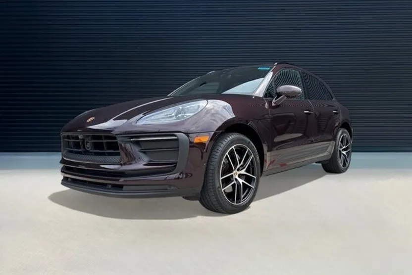 2023 Porsche Macan T photo 1