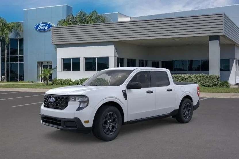 2025 Ford Maverick XLT photo 1