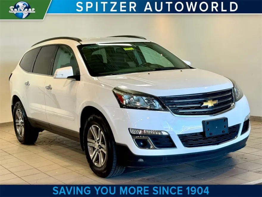 2017 Chevrolet Traverse 2LT photo 1