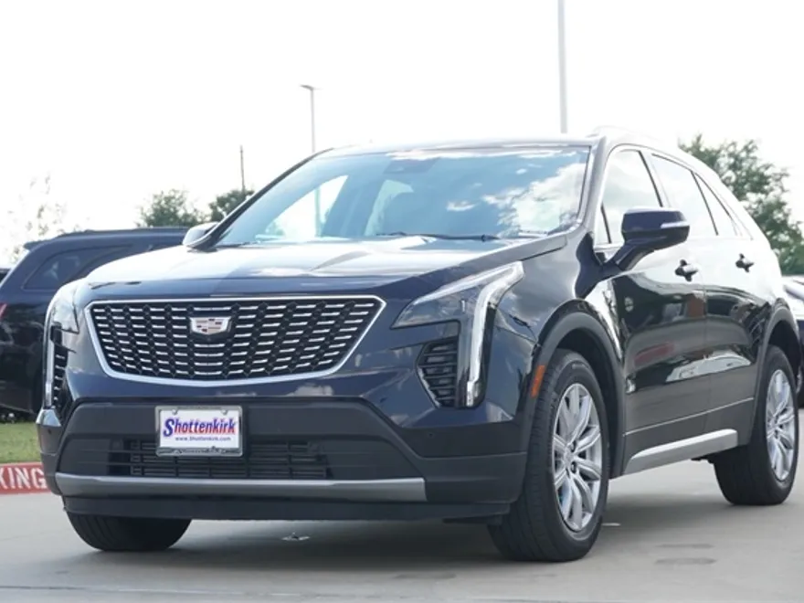 2022 Cadillac XT4 Premium Luxury photo 1